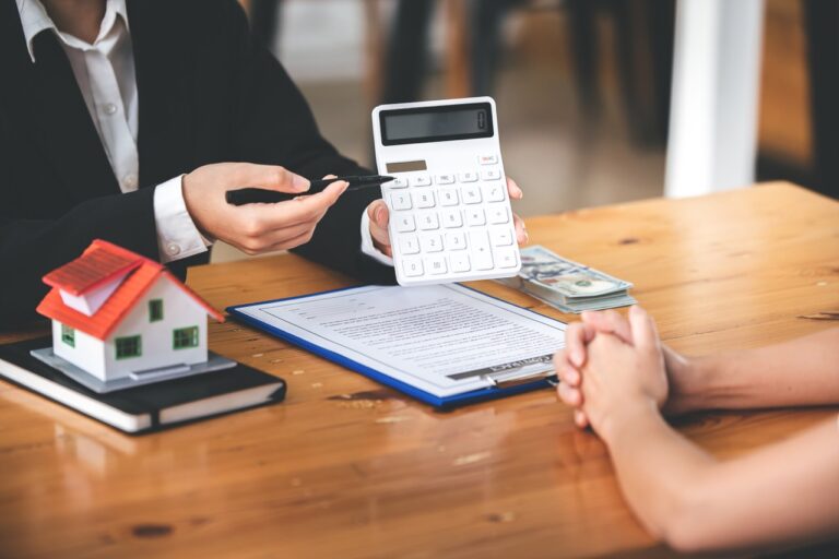 Immobilieninvestitionen: Unterschiede zwischen direkten und indirekten Immobilienanlagen und wie man die passende Anlagestrategie findet