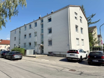 Familienfreundliche 4-Zimmer-Wohnung mit Balkon und Garage in Poing Süd, 85586 Poing, Etagenwohnung