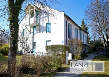 Sonnige 3 Zi.-Whg. mit großzügigem Grundriss, EBK und Balkon, 85622 Feldkirchen, Etagenwohnung
